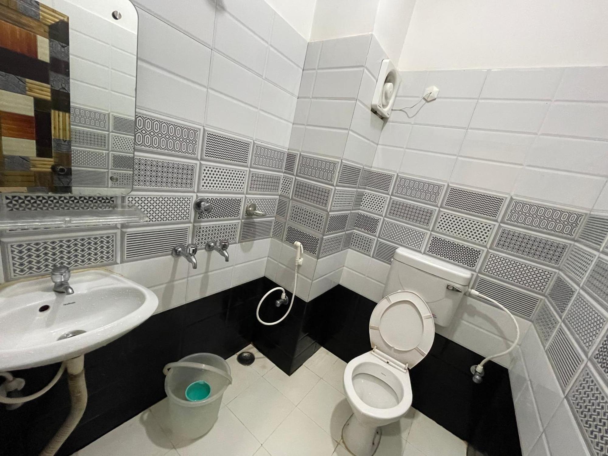 Hotel Seven Inn By Seven Group ปูรี ภายนอก รูปภาพ